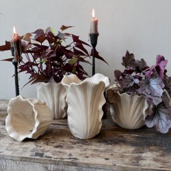 Chic Antique - Fayence Urtepotteskjuler m/blade Hr H: 11 : 14 cm.