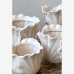 Chic Antique - Fayence Urtepotteskjuler m/blade Hr H: 19 : 14,5 cm.