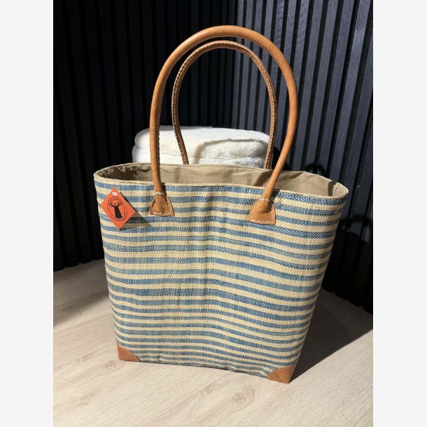 Madam Gr�skar - Strandtaske m. striber Lysebl�/Beige 45x38cm.