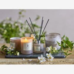 Bloomingville - ILLUME duftlys NO. 2 blomster og bergamotte naturlig voks