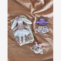 BloomingvilleMINI - Kanin pkldningsdukke "Milly"