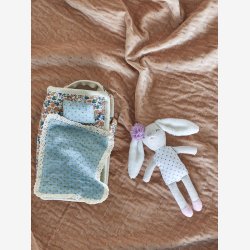 BloomingvilleMINI - Kanin pkldningsdukke "Milly"