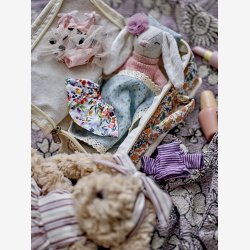 BloomingvilleMINI - Kanin pkldningsdukke "Milly"
