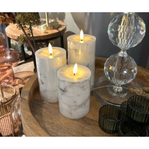 LED-lys pakke 4 dele m/3 stk. bloklys : 7,5 H: 10/12,5/15cm. Marmor look. Inkl. fjernbetjening