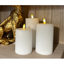 LED-lys pakke 4 dele m/3 stk. bloklys : 7,5 H: 10/12,5/15cm. Rillet. Inkl. fjernbetjening