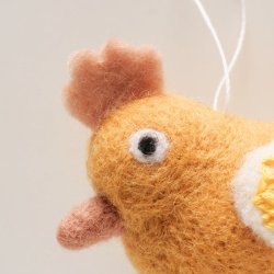 H�ngende h�ne figur H:4,5 B:6 cm Polystyrenskum, uld, polyester