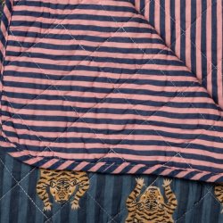 AU Maison - Quilt Ethnic Stor tiger bl�/pink 140x180 cm.