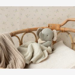 Maileg - Babyelefant m. krammeklud Gr� H:15 cm.