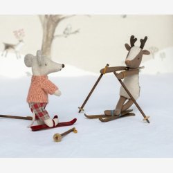 Maileg - Vintermus med Ski - Stores�ster