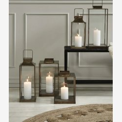 NORDAL - Antique Lanterne m. flad top Jern Guld Finish B:19 D:19 H:27 cm. V�gt: 1,57kg.