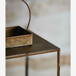 NORDAL - Antique Lanterne m. flad top Jern Guld Finish B:19 D:19 H:27 cm. V�gt: 1,57kg.