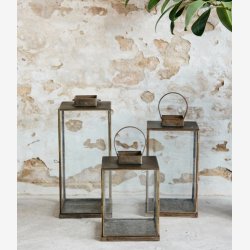 NORDAL - Antique Lanterne m. flad top Jern Guld Finish B:19 D:19 H:27 cm. V�gt: 1,57kg.