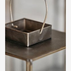 NORDAL - Antique Lanterne m. flad top Jern Guld Finish B:19 D:19 H:27 cm. V�gt: 1,57kg.