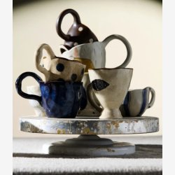 NORDAL - Kop m. hank Sandfarvet m. fisk L:11 H:10 D:9 cm.