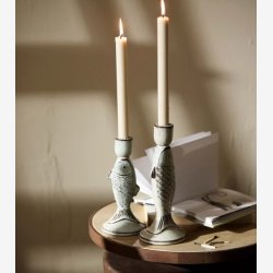 NORDAL - Lysestage i fiskeform R�hvid Stent�j H:24,5 D:10 cm.