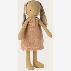 Maileg - Kanin Cremegul m. strikket kjole H:22cm. Bomuld