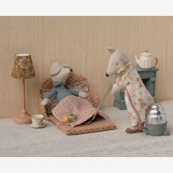 Maileg - Sovesofa t. dukkehus lyser�d m. prikker