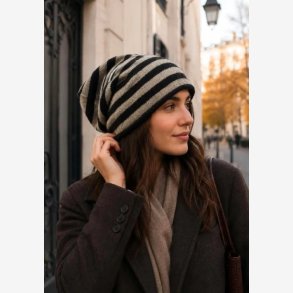 Lisbeth Merrild - Hue Strik m. striber Sort/taupe