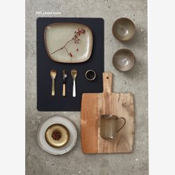 Speedtsberg uni dkkeserviet i PVC sort. 