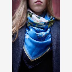 Jim Lyngvild - Silketrklde Blue Flower Garden Bl 90x90 cm. 