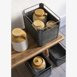 Madam Stoltz - Opbevaringskrukke m/lg UNIKA Stentj Ca. D:15-20 H: 17-25 cm.