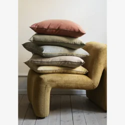 Madam Stoltz - Velvet lounge stol i fljs 61x84x70cm, Senneps gul