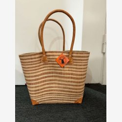 Madam Gr�skar - Strandtaske m/striber Brun/beige 41x31 cm.