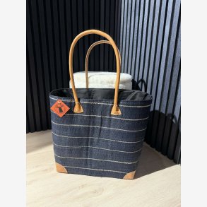 Madam Gr�skar - Strandtaske m. tynde striber M�rk navy 44x35cm.
