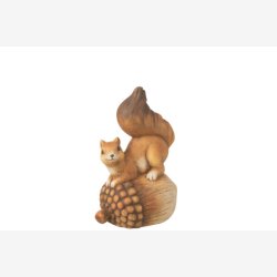 J-Line - Egern p agern figur H: 19 L: 11,5 B: 9 cm. porceln