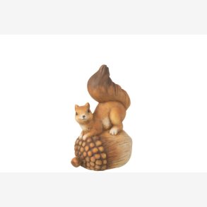 J-Line - Egern p agern figur H: 19 L: 11,5 B: 9 cm. porceln