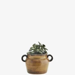 Madam Stoltz - Urtepotteskjuler m/re Stentj D: 12 H: 7,5 cm.