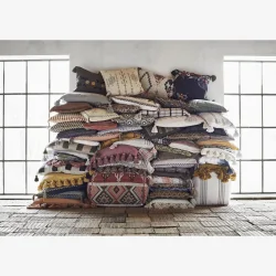 Madam Stoltz - Hndvvet Uld Puf (P vej i juli)