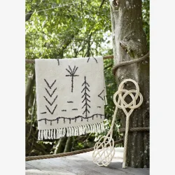 Madam Stoltz - Tppebanker Rattan B: 25 L: 70 cm.