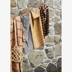 Madam Stoltz - Tppebanker Rattan B: 25 L: 70 cm.