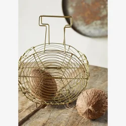 Madam Stoltz - Kaffebord i genanvendt tr