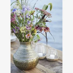 Madam Stoltz - Genbrugs Trbord