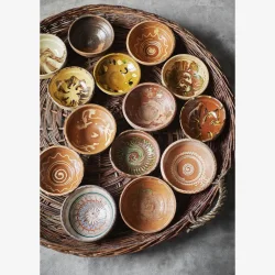 Madam Stoltz - Bakke/Fletkurv pil UNIKA ca. D: 70-80 cm.