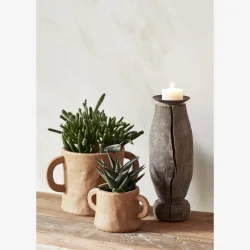 Madam Stoltz - Urtepotteskjuler m/re Stentj D: 8,5 H: 7 cm.