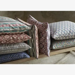 Madam Stoltz - Pudebetrk mnstret 2 sidet bomuld - 40 x 60 cm. Lilla, Beige, Bl