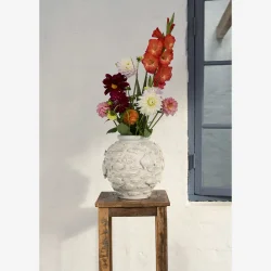 Madam Stoltz - Vase m/fisk R�hvid Stent�j D:28x27 cm.